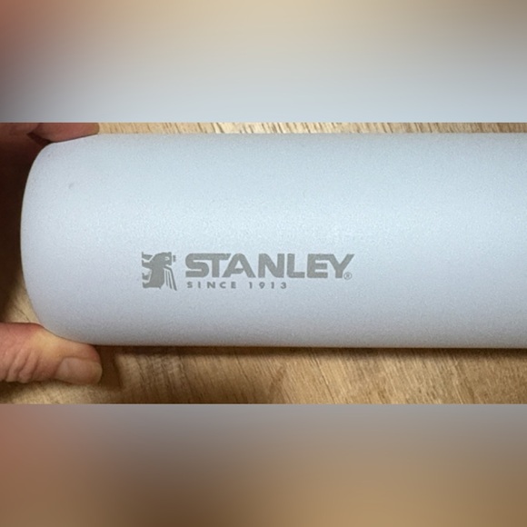 Stanley The Quick Flip Go Water Bottle 24 OZ - Picture 4 of 6